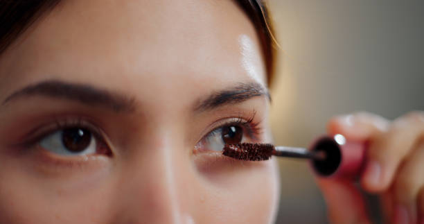 Low-Cost vs. Premium: Evaluating Mascara Options